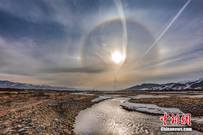 罕見(jiàn)！青海門(mén)源天空出現(xiàn)“幻日”奇觀