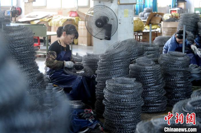 臺商呂榜洲的企業(yè)生產(chǎn)車間?！埥鸫?攝