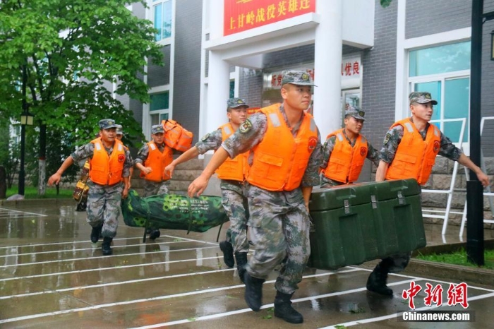 【圖刊】有你們，“河南一定中”