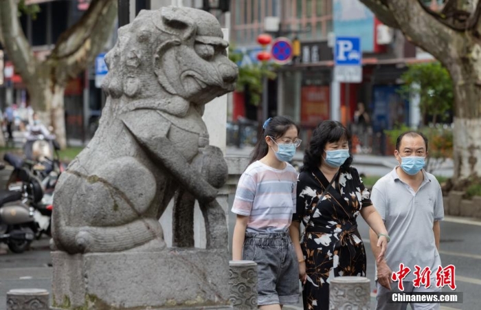 南京多個小區(qū)解封 恢復(fù)常態(tài)化疫情防控管理