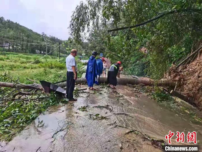 21日至22日安康漢陰突降暴雨?！h陰縣融媒體中心供圖