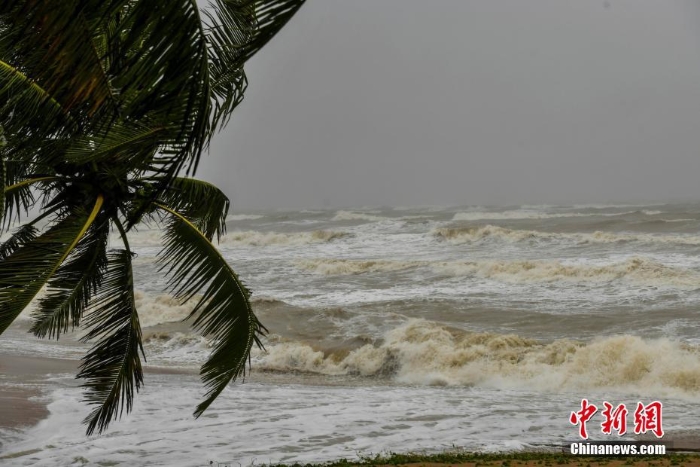 臺(tái)風(fēng)“圓規(guī)”登陸海南博鰲