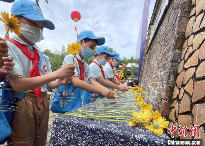 全國(guó)文化和自然遺產(chǎn)日景德鎮(zhèn)祭祀窯神復(fù)燒古窯