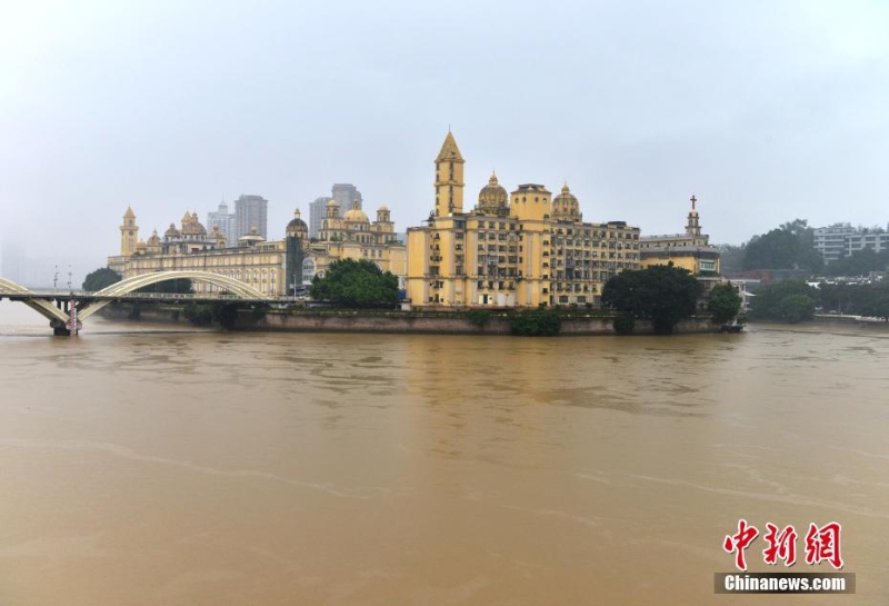 福州：持續(xù)性強降雨導致閩江水位上漲