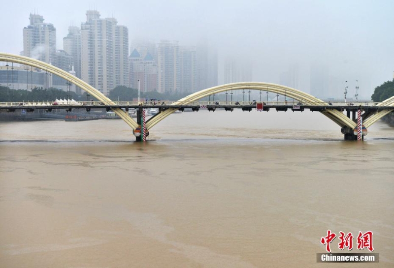 福州：持續(xù)性強降雨導致閩江水位上漲