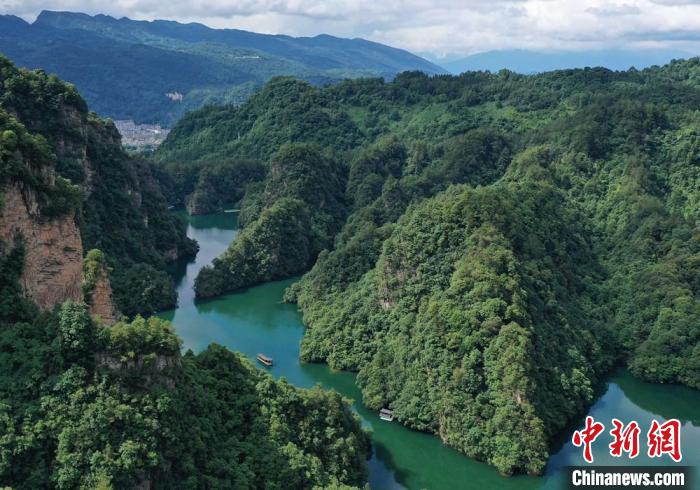 張家界寶峰湖景區(qū)(資料圖)?！怯卤?攝