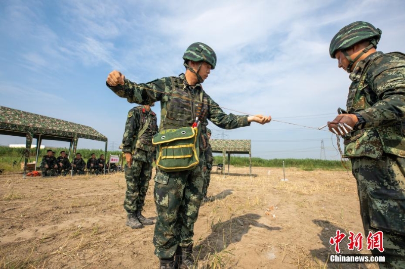 40℃高溫 武警上海總隊(duì)“三實(shí)”訓(xùn)練戰(zhàn)味十足