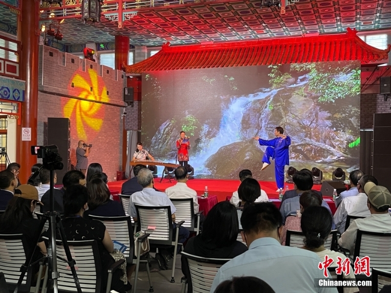 圖為北京會(huì)場(chǎng)的太極拳表演。 <a target='_blank' href='/'>中新社</a>記者 朱賀 攝