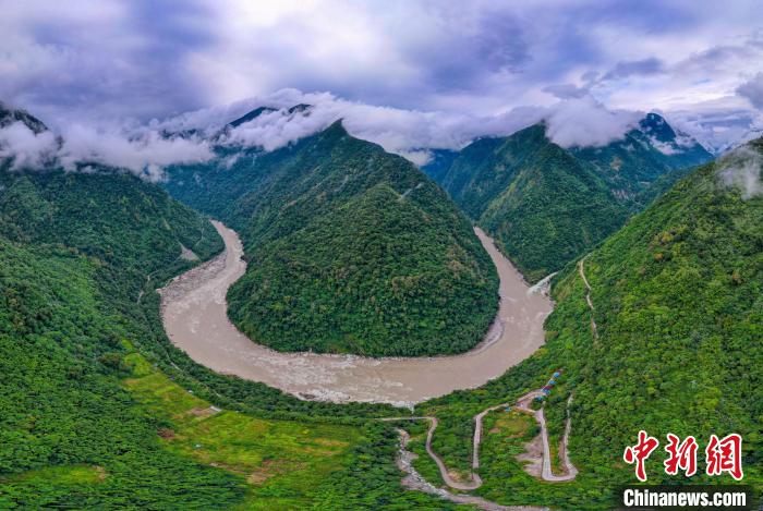 墨脫縣雅魯藏布江林多大拐彎全景。(無人機照片) 李國燾 攝