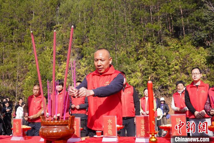 武夷山燕子窠茶山，也同步舉行喊山祭茶?！∴崌?攝