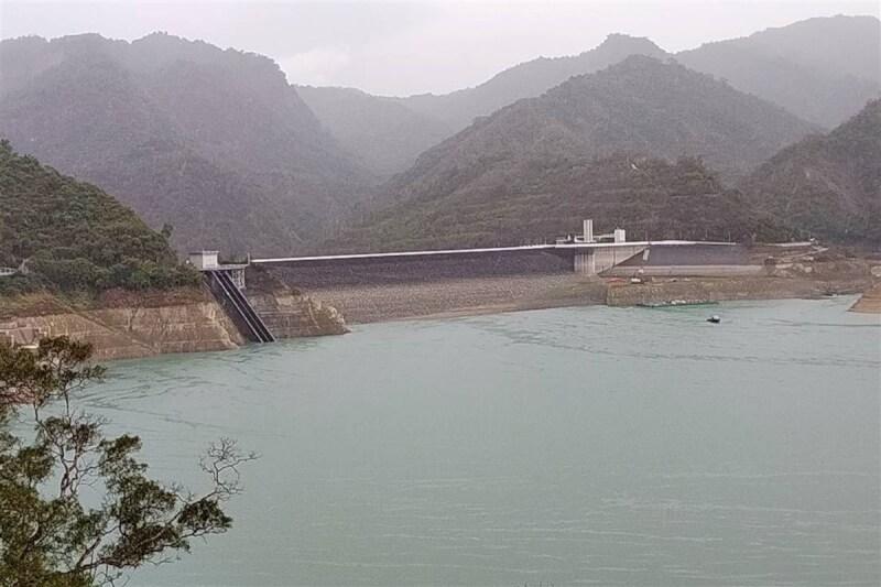 臺灣曾文水庫7日出現(xiàn)今年1月以來單日最高累積降雨量，至下午5時有36.7毫米，水庫入流量雖有提高，但對蓄水挹注還需進一步觀察。（圖源：臺灣“中央社”）