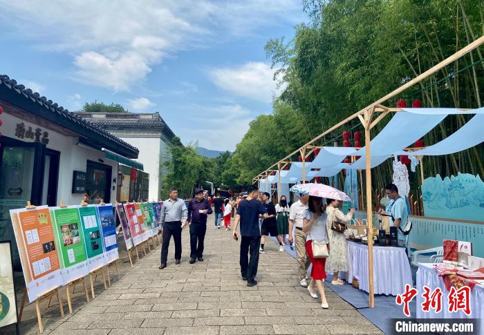 非遺集市一角 項菁 攝