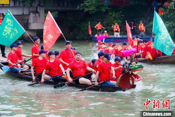 五常龍舟勝會(huì)現(xiàn)場(chǎng)。　五常街道供圖