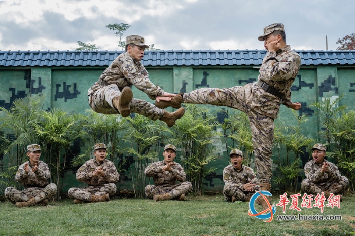 圖5、官兵正在進行擒敵對抗訓練（李慶  攝）_副本